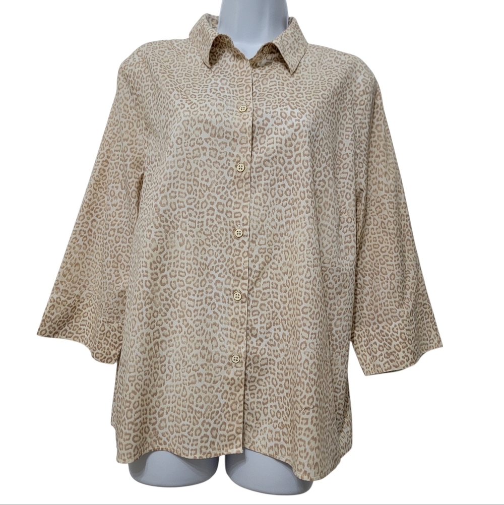 Chico's | No Iron Leopard Print Button Down Shirt 3/4 Sleeve Neutral Animal